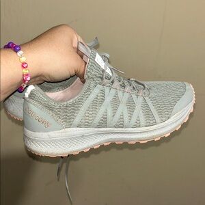 Saucony Women's Light Gray Athletic Shoes
